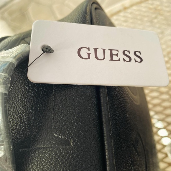NWT Guess Woman's small cosmetic black bag - Picture 8 of 9